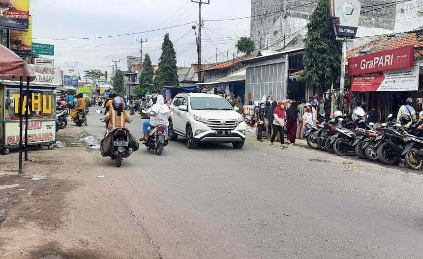 Libur Nasional, Pasar Mingguan Sepi