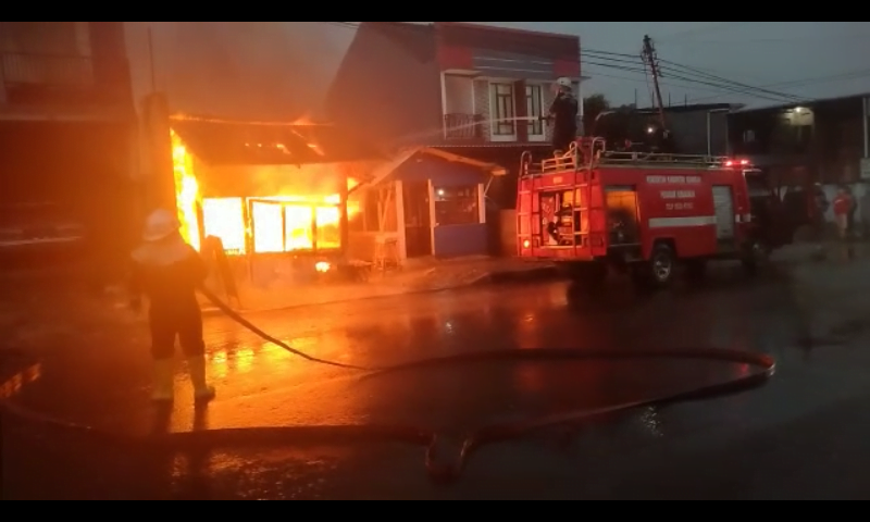 Warung-Tahu-Terbakar