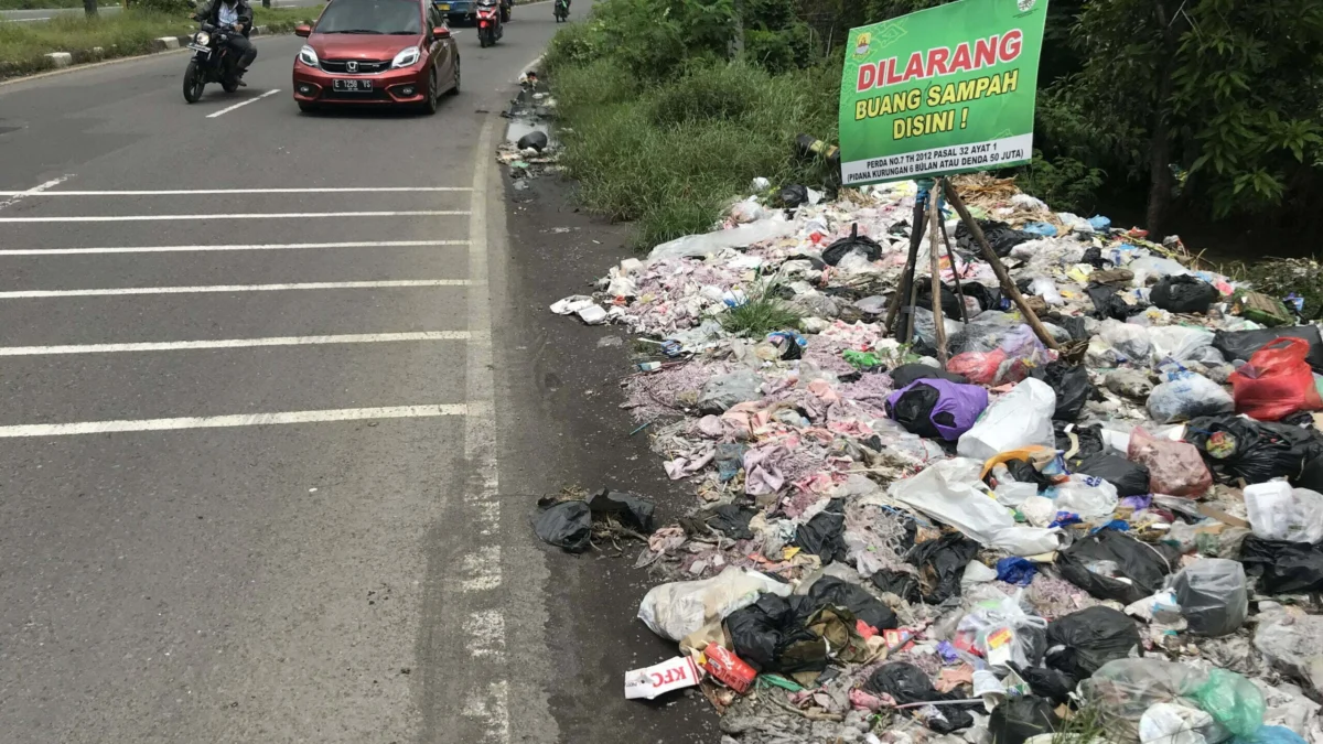 Sampah Mengotori Wajah Kabupaten Cirebon