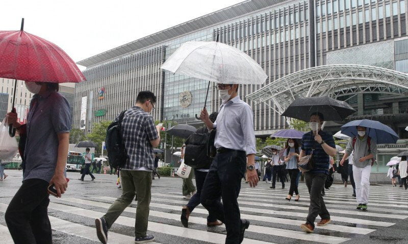 pemerintah-tokyo-metropolitan-dan-pemerintah-prefektur-lainnya-telah-melonggarkan-pembatasan-di-sekolah-restoran-museum-foto-antara-fotoreutersth-41