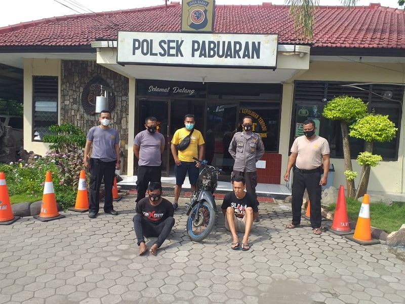 Polisi Bekuk Pencuri  Motor dan Penadahnya