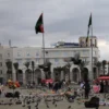 warga-berada-di-alun-alun-martir-di-tripoli-libya-kamis-1612020-foto-antara-fotoreutersismail-zitounynzdjo-13