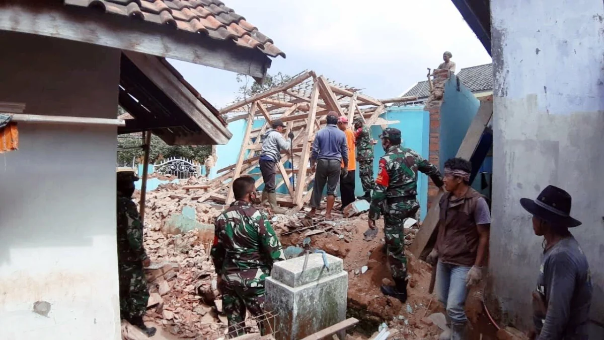 Diguyur Hujan Angin, Musala Ambruk 