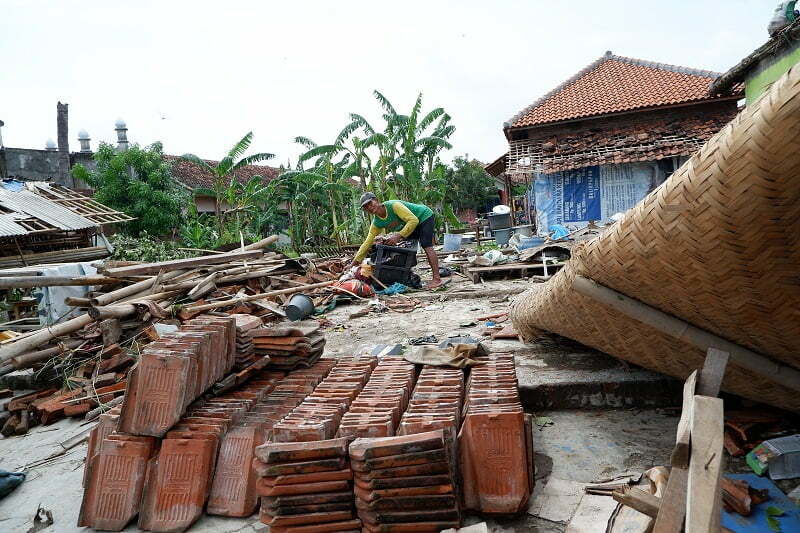 korban-puting-beliung-slangit