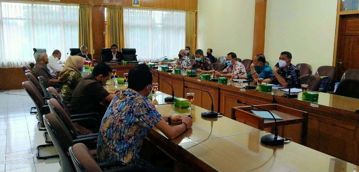 Ranking 13, Bertambah Hanya 16.000 Rapat-Komisi-4-BPS