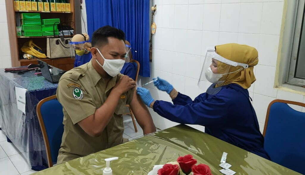 Puluhan Nakes Indramayu Batal Divaksin Puluhan Nakes Indramayu Batal Divaksin