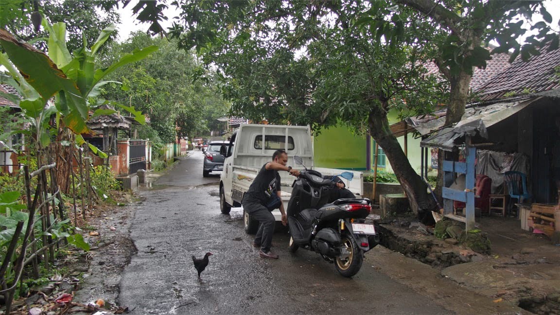 Banyak Sales Diler Kendaraan Datang, Pembelian Mobil-Motor Naik Drastis