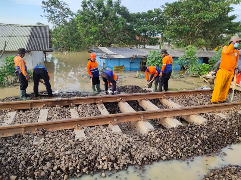 Belum Ada Kepastian Kapan KA Cirebon-Jakarta Kembali Beroperasi