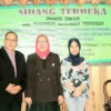 Siti Ubaidah Raih Doktor Ilmu Pendidikan, Judul Disertasi Bermula dari Ngobrol dengan Tukang Sayur