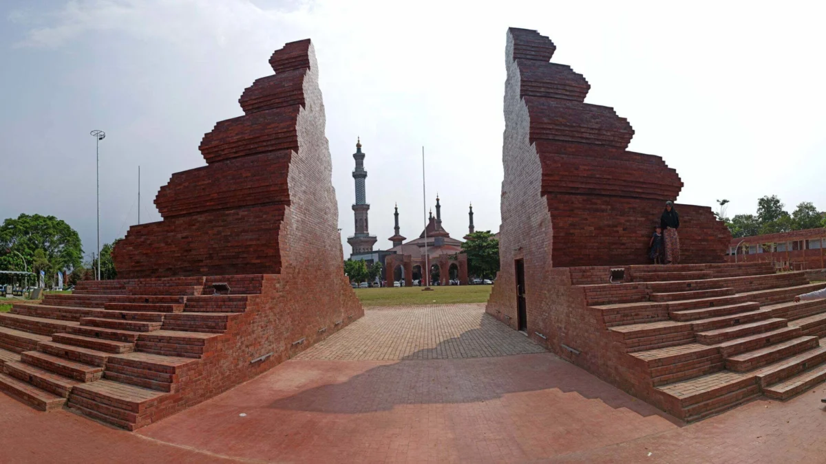 Dulu Bingung, Sekarang Bangga Alun-alun Kejaksan