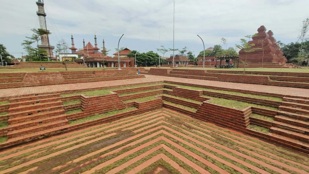 Genangan di Alun-alun, Diduga Ada Sumbatan Sampah