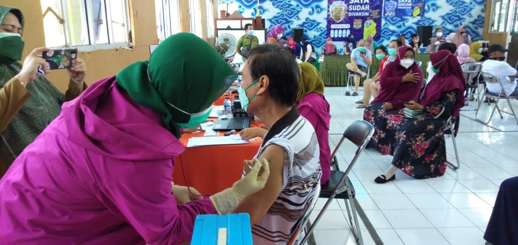 Vaksinasi Pedagang Belum 100 Persen Vaksinasi Pedagang Belum 100 Persen