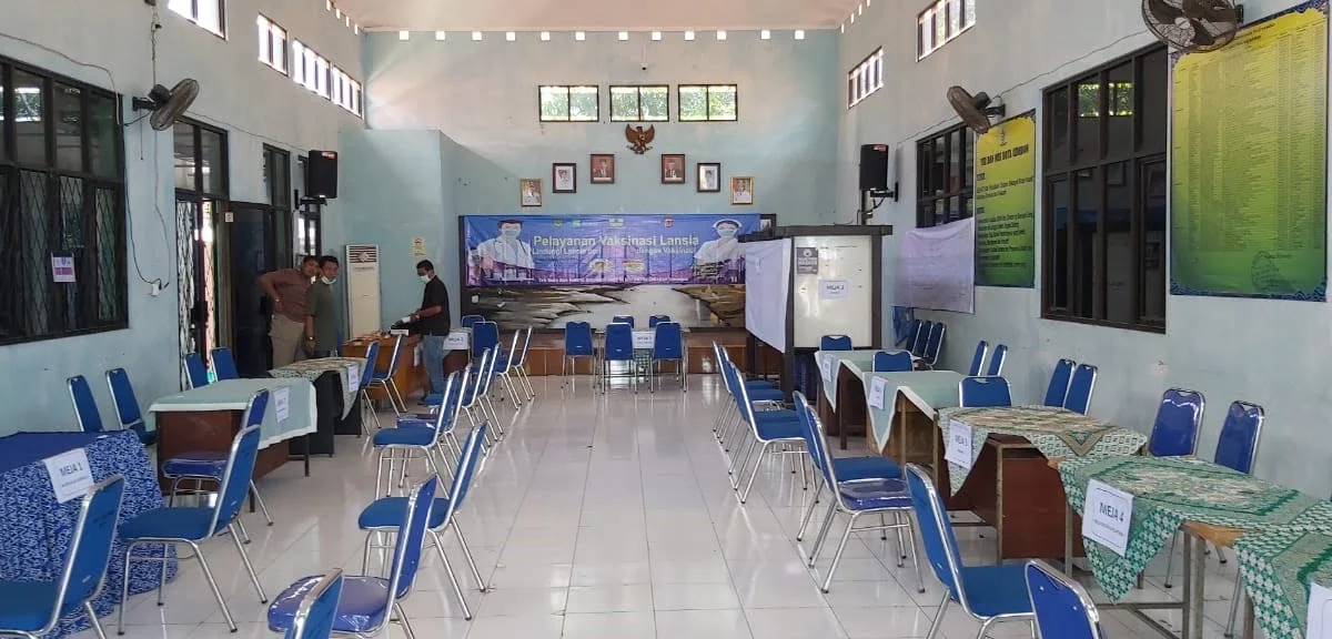Dua Hari Vaksinasi Lansia di Kecamatan Kesambi Dua Hari Vaksinasi Lansia di Kecamatan Kesambi