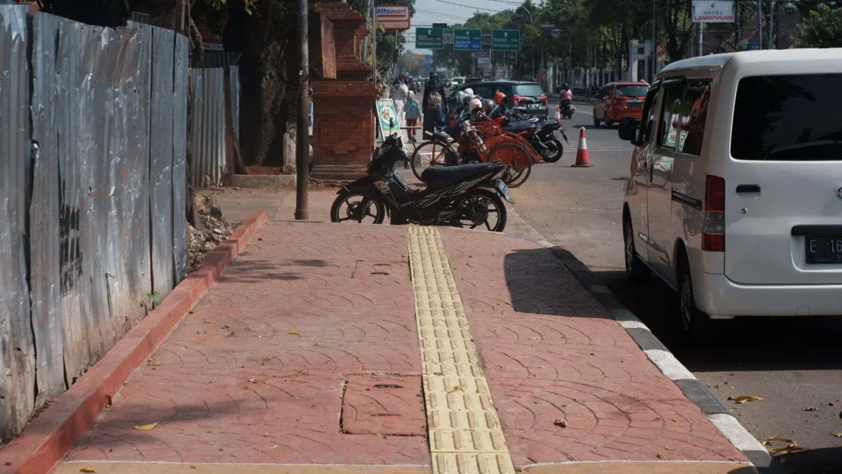 PKL Dilarang Jualan di Enam Ruas Jalan PKL Dilarang Jualan di Enam Ruas Jalan