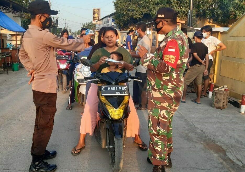 Satgas PPKM Terpadu Desa Kapringan Berbagi