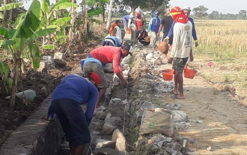 Dari Proyek Pembangunan Saluran Irigasi; Pasokan Air Lancar, Bisa Dongkrak Hasil Panen Padi