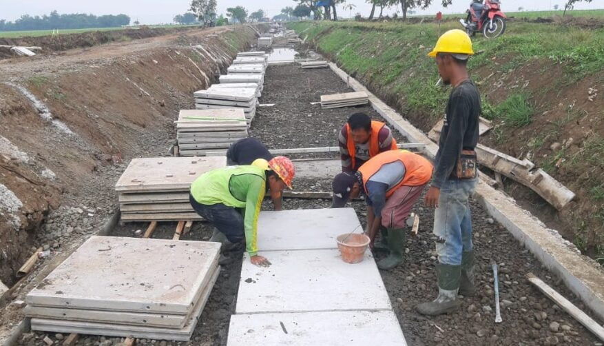 Kebut Proyek Saluran Irigasi Rentang