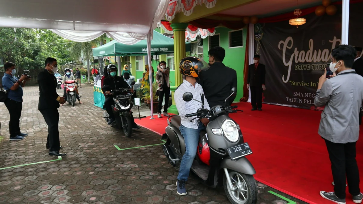 Turun Terima Medali dan Snack, lalu Tancap Gas Lagi