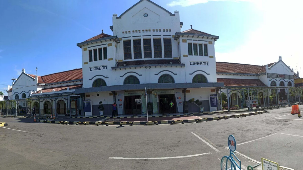 Stasiun Kereta Api Sunyi, Hanya 100 Penumpang