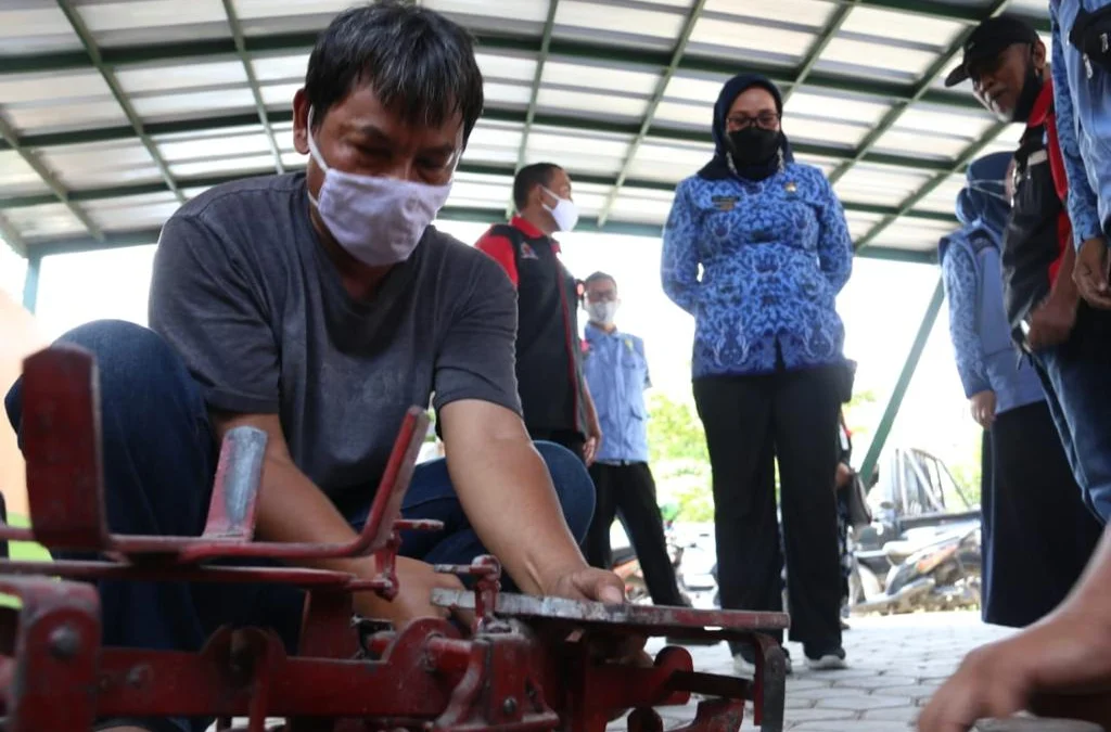 Puluhan Pelaku Usaha Tera Ulang