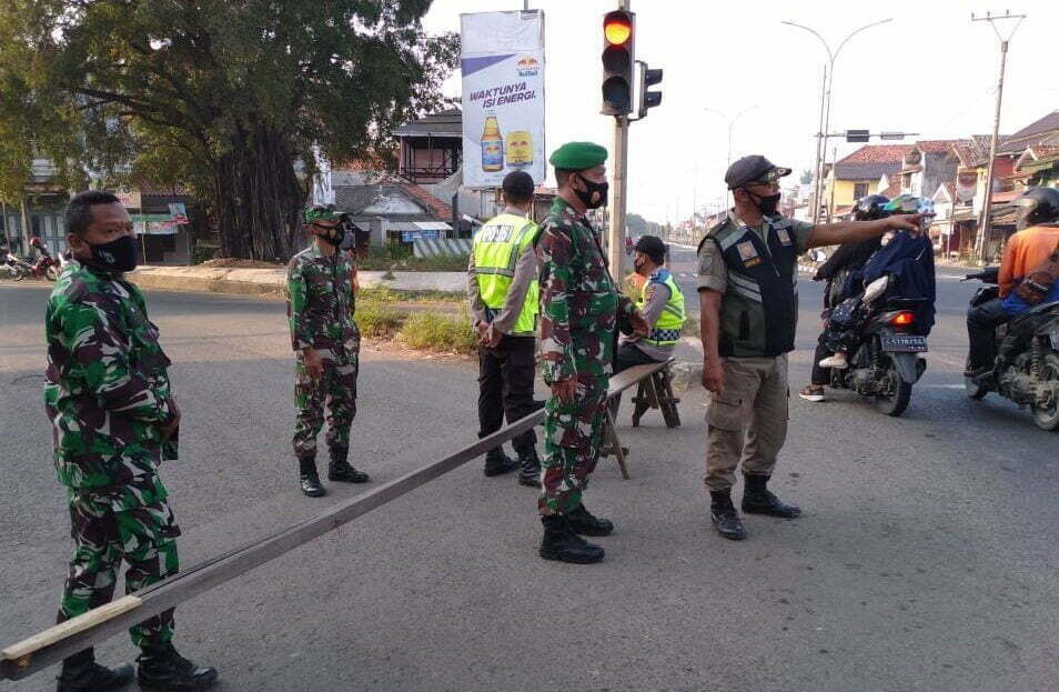 Akses Menuju Pasar Disekat