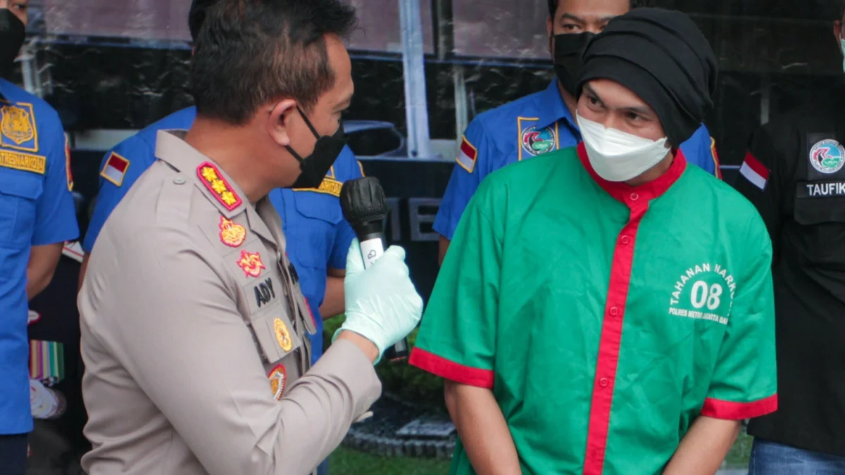 Anji dan Hikayat Pohon Ganja Anji dan Hikayat Pohon Ganja