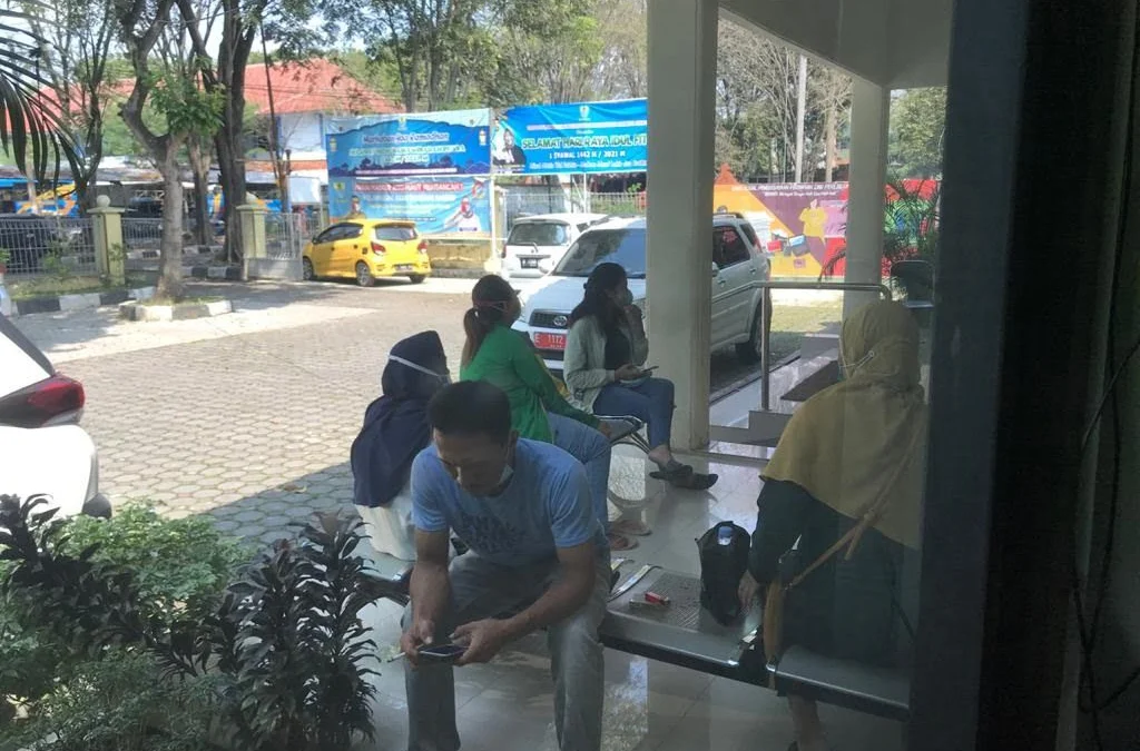 Warga Serbu Kantor DSPPPA