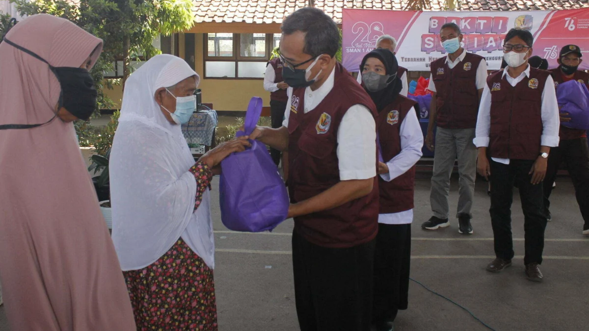 Milad ke-28, Smanja Tebar Paket Sembako