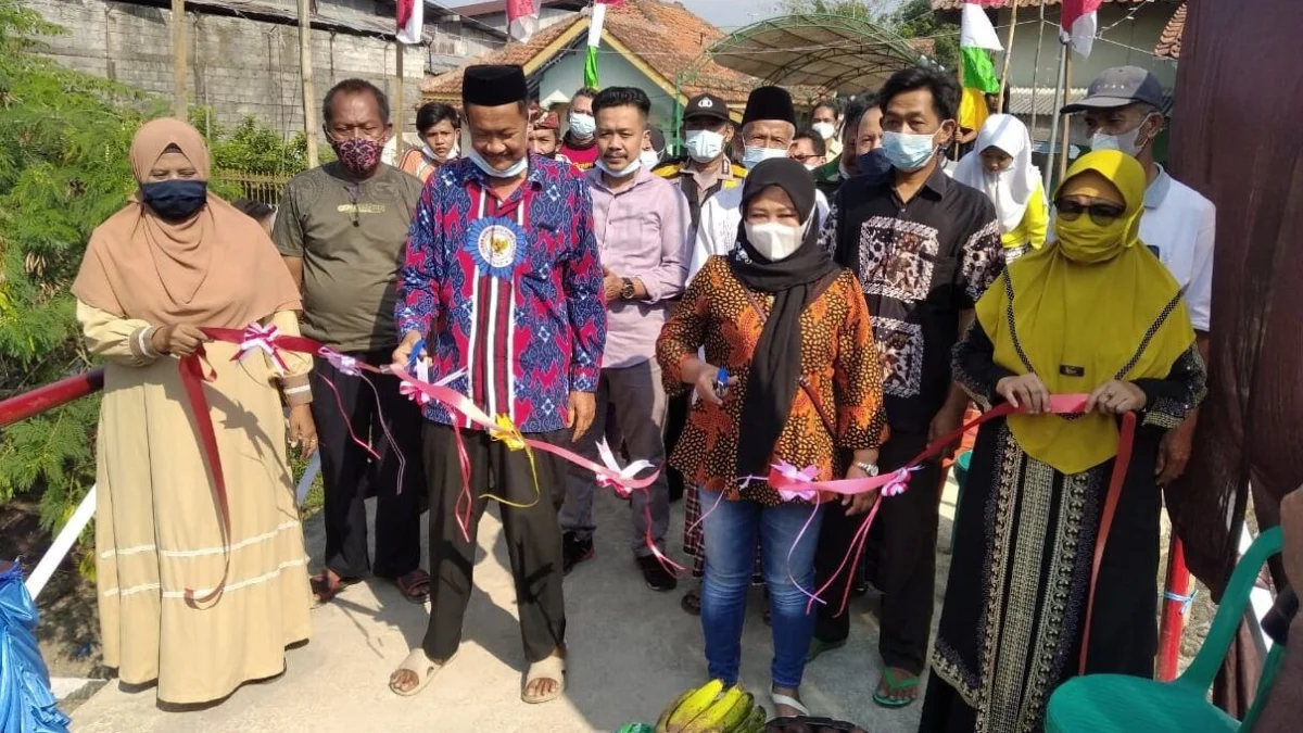 Jembatan Milik Pemda Dibangun Warga