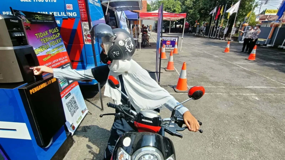 Drive Thru, Perpanjangan SIM Cuma 5 Menit