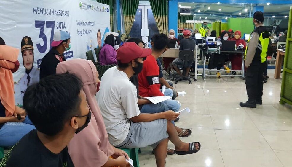 Vaksinasi Sektor Industri Baru 50 Persen