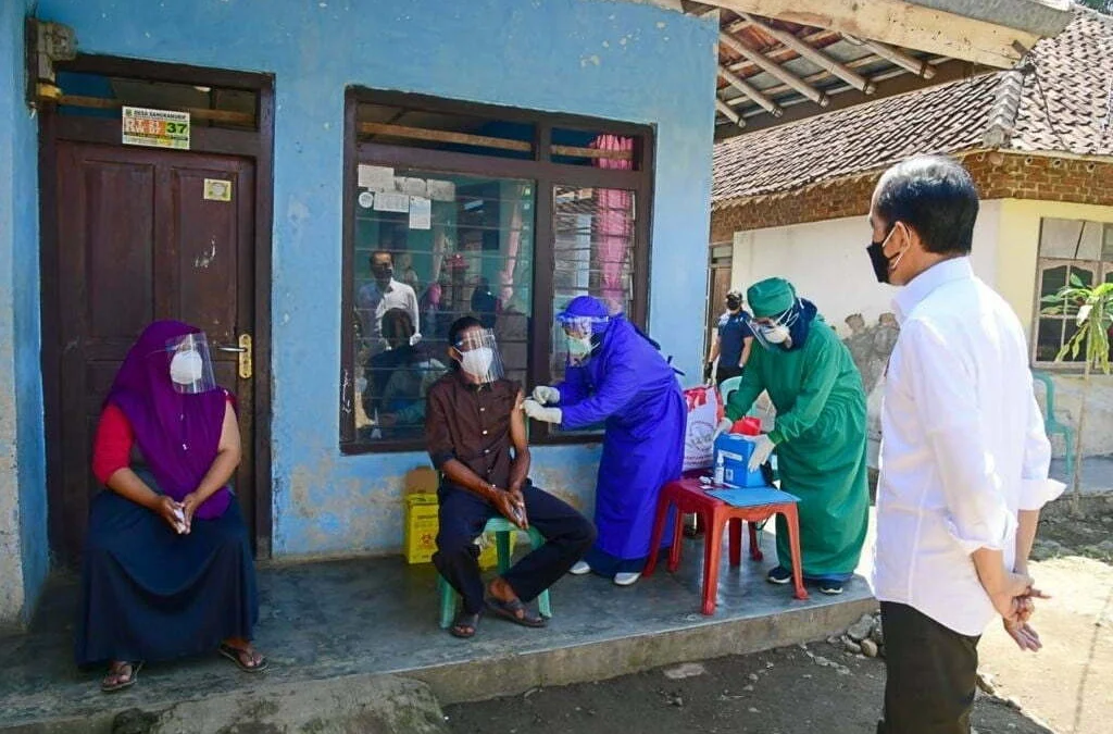 Siswa Kompak Ingin Sekolah, Juned Mau Divaksin karena Ada Jokowi Siswa Kompak Ingin Sekolah, Juned Mau Divaksin karena Ada Jokowi