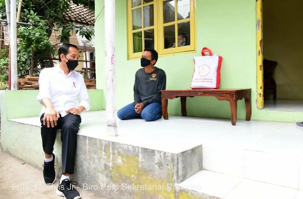 Jokowi Merakyat, Menterinya Elitis