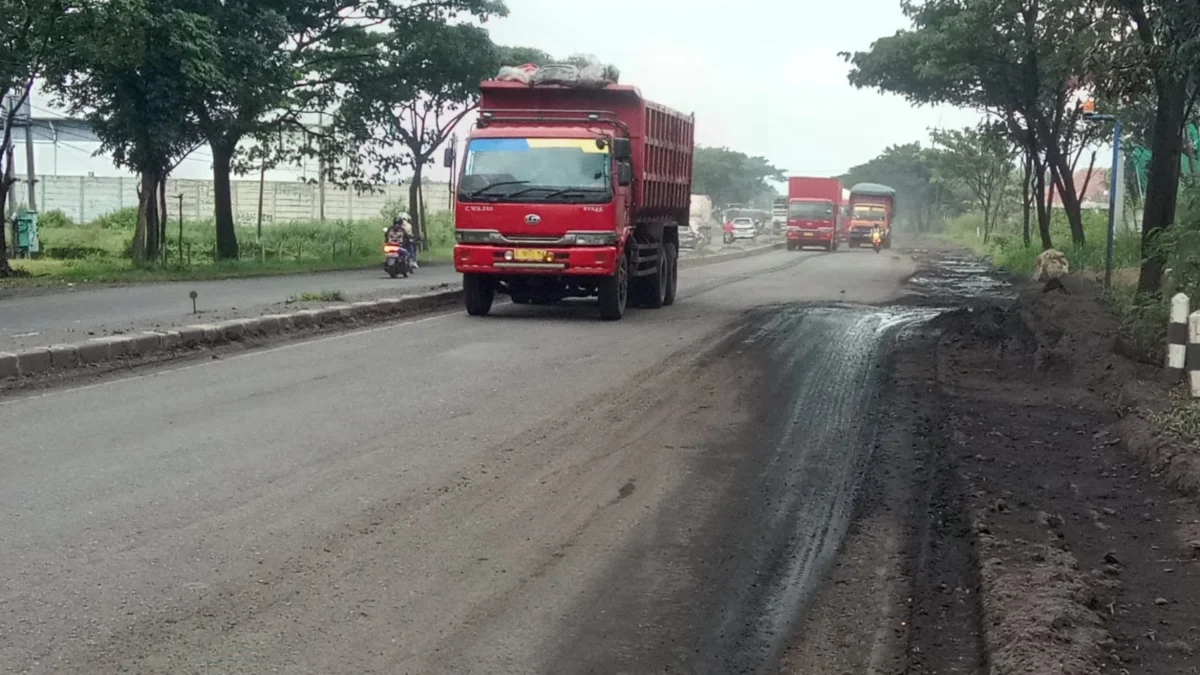 Pengendara Keluhkan Debu Batu Bara