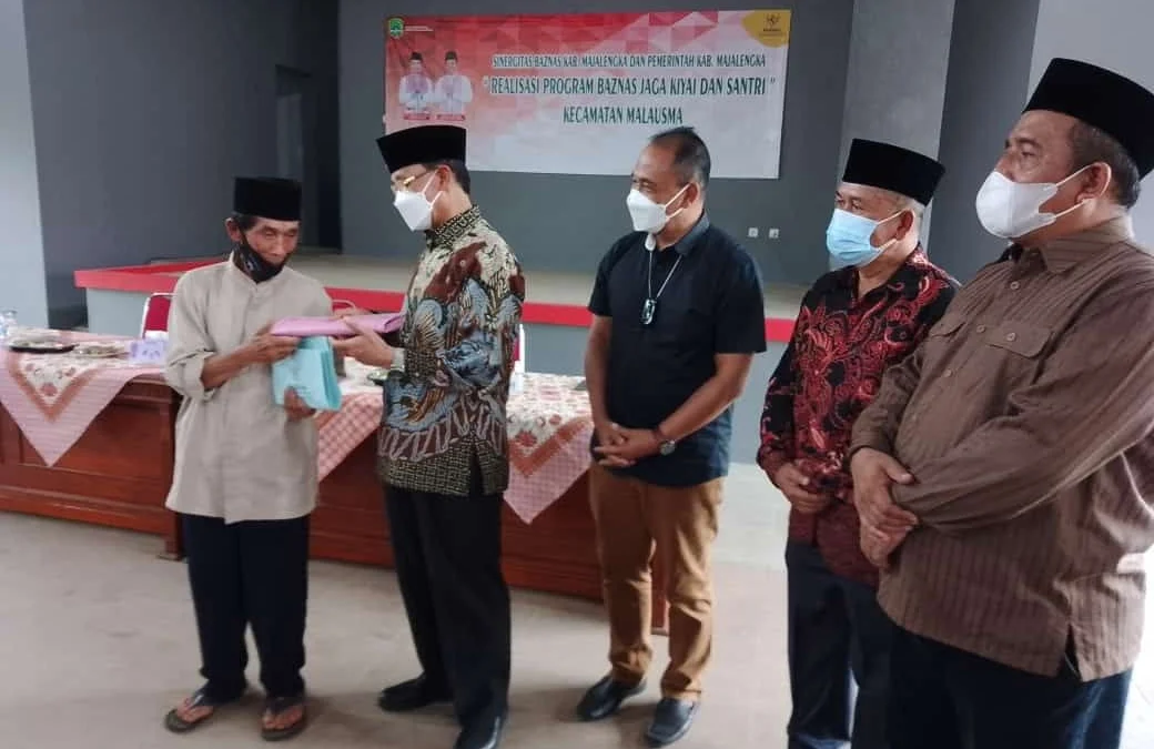 Baznas Majalengka Realisasikan Program Jaga Kiai dan Santri