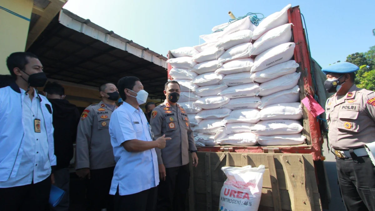 Bongkar Sindikat Penyelundupan Pupuk