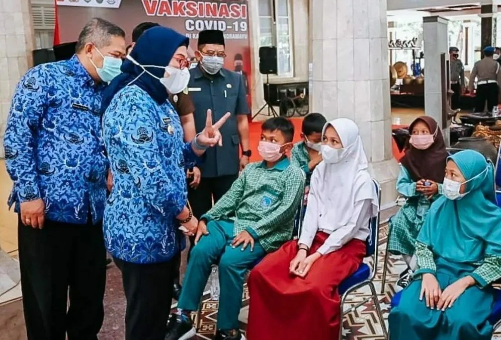 445 Pedagang-Nelayan Terima Bantuan 445 Pedagang-Nelayan Terima Bantuan