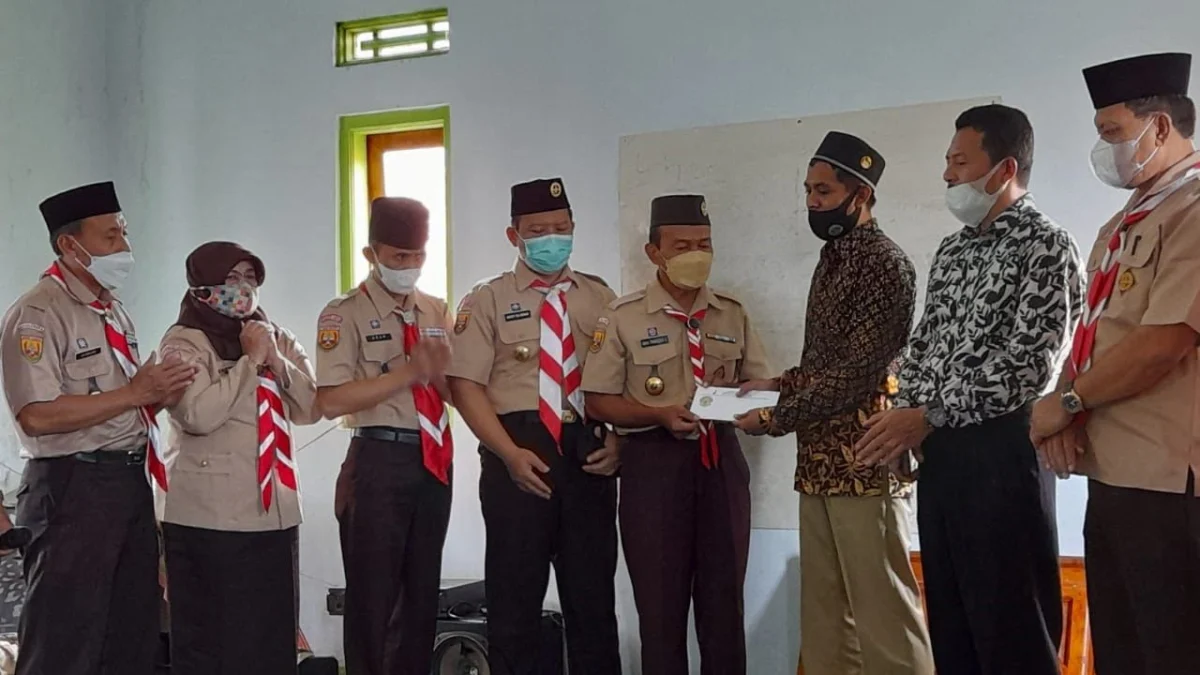 Kwarcab Majalengka Bantu Penderita Tumor Mata