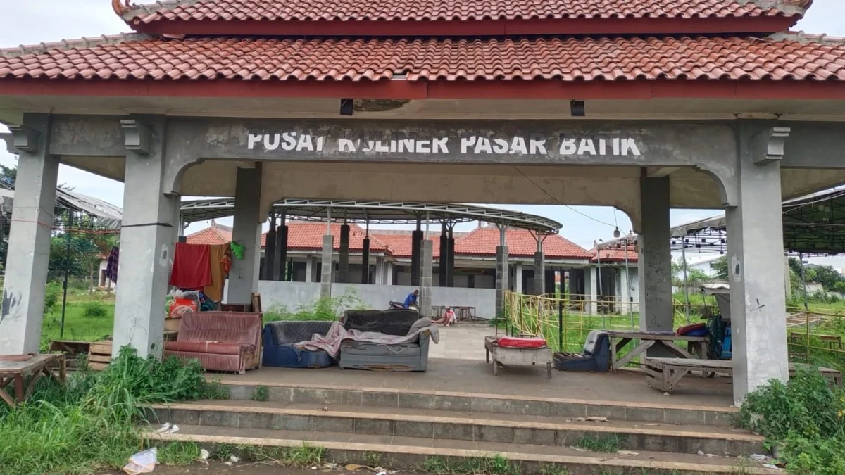 Miris, Pusat Kuliner Pasar Batik Kumuh