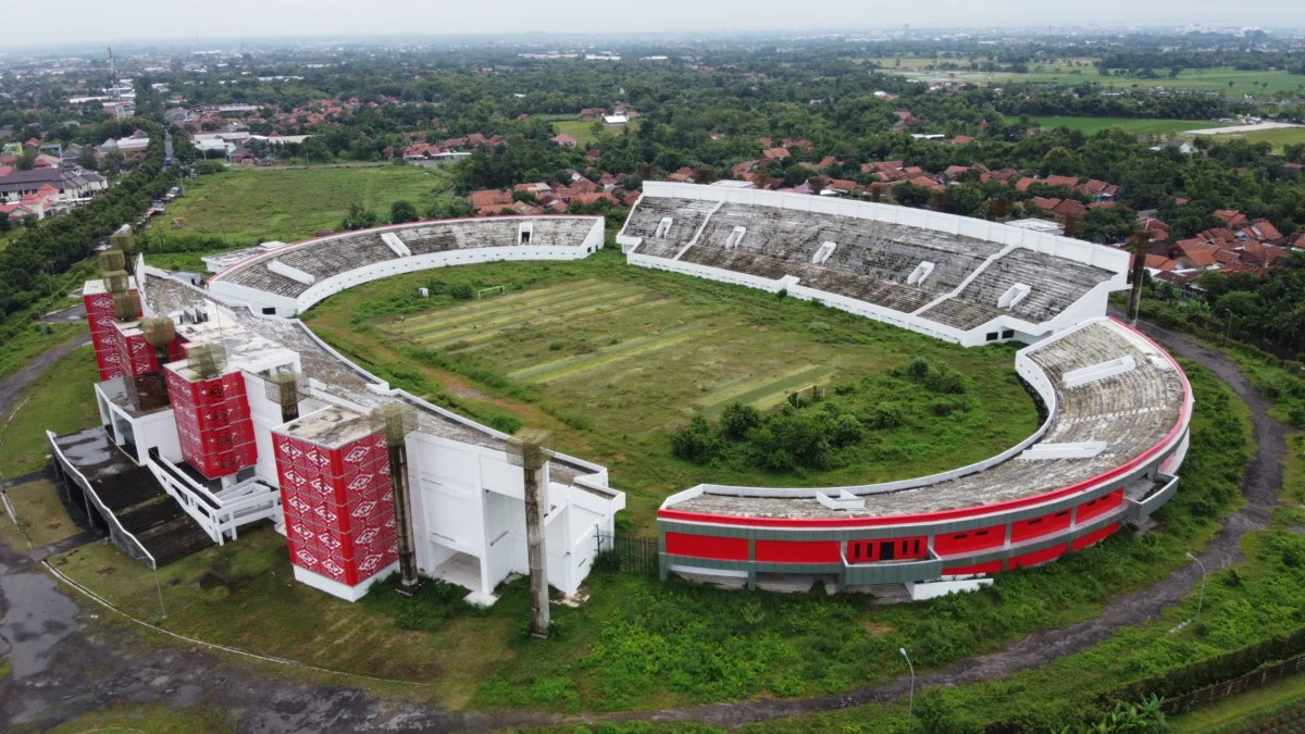 Stadion Watubelah Kini Makin Merana