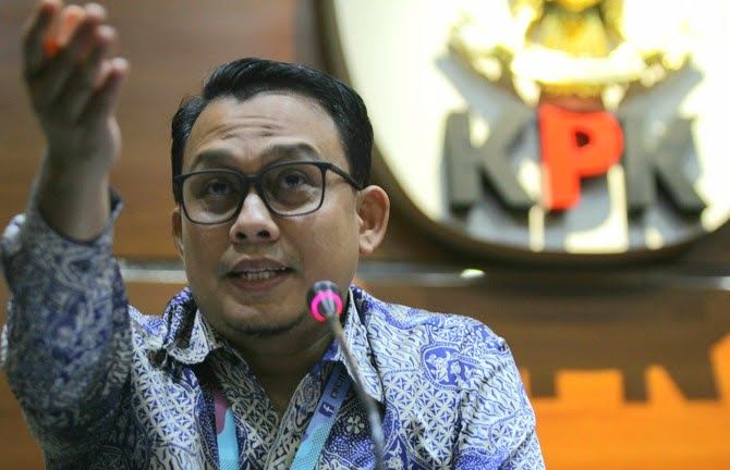 Ada Tersangka dari Pihak Swasta, Mantan Sekda Rahmat Sutrisno Ikut Diperiksa KPK