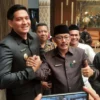 Lucky Hakim Muncul di DPRD