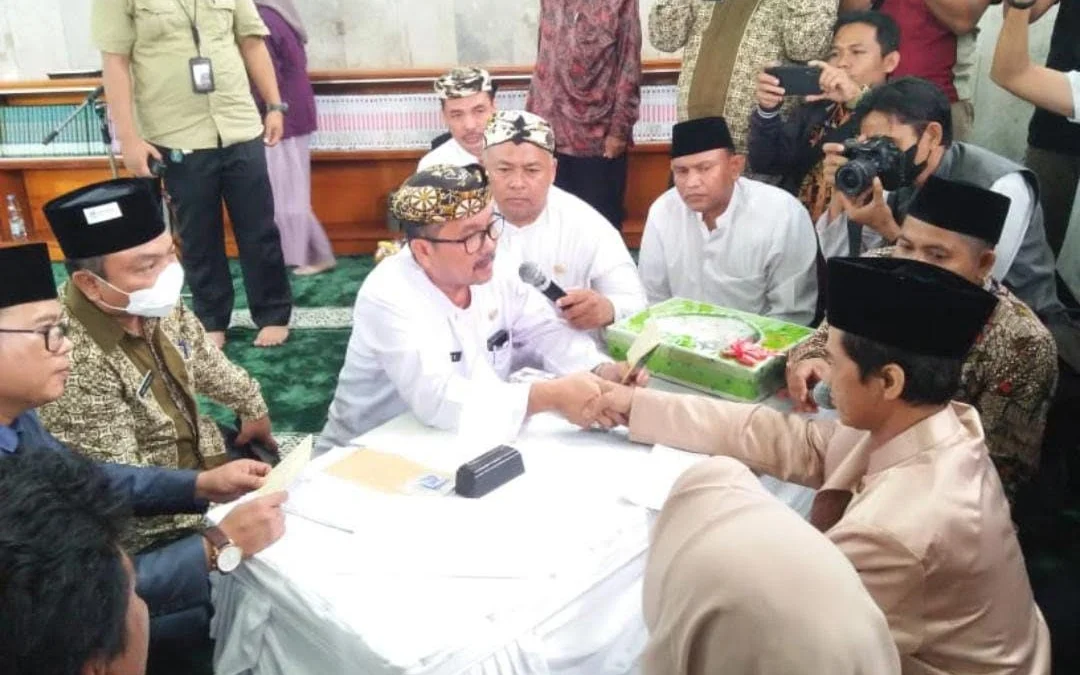 Bupati Didaulat Jadi Penghulu Nikah Masal