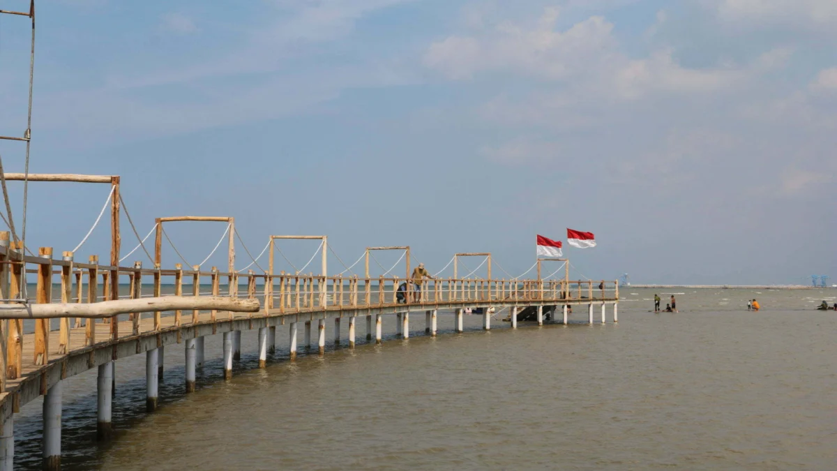 wisata pantai kejawanan