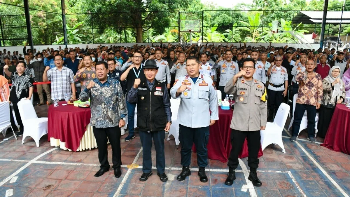 Bupati Majalengka, H Karna Sobahi kucuran anggaran melalui program padat karya sebesar Rp68,6 miliar