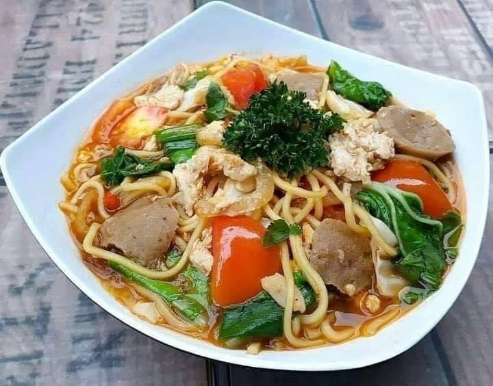 Dingin-dingin Enaknya Diangetin Bakmie Jowo