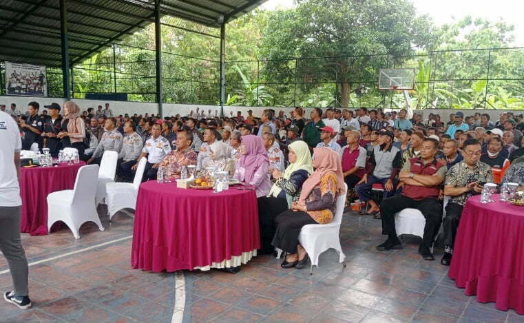 Para sopir angkutan mendapatkan bansos dari Pemkab Majalengka sebesar Rp500 Ribu