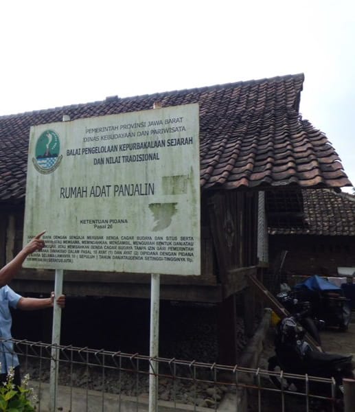 rumah adat panjalin berusia 600 tahun