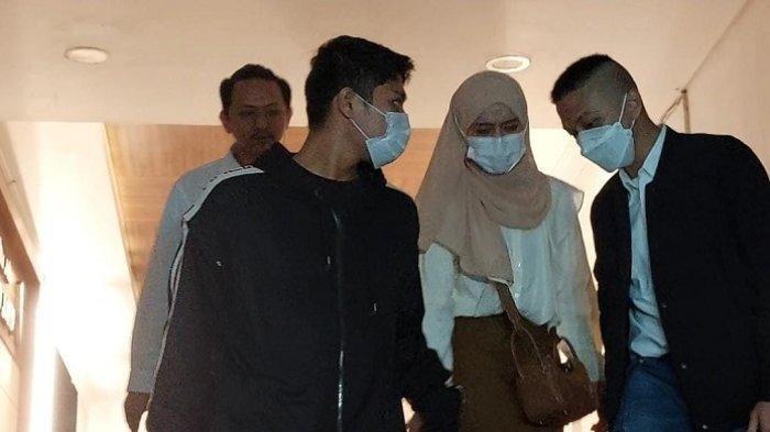 Inilah Alasan Rizky Billar dan Lesti Kejora Datangi Polda Metro Tadi Malam