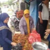 rambutan diserbu pembeli